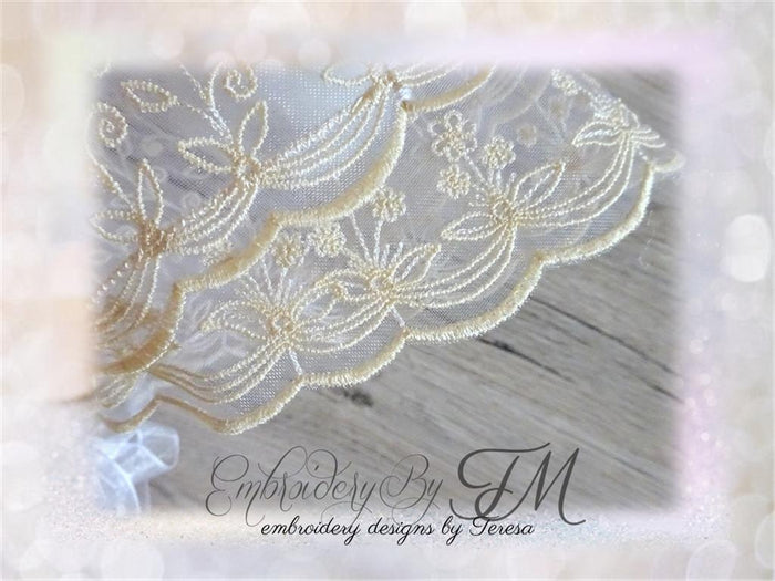 Baby Bonnet on organza / 5x7 hoop
