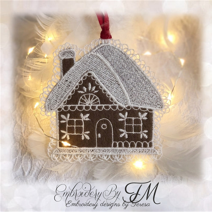 Christmas gingerbread No.1/4x4 hoop /Combination of felt and lace