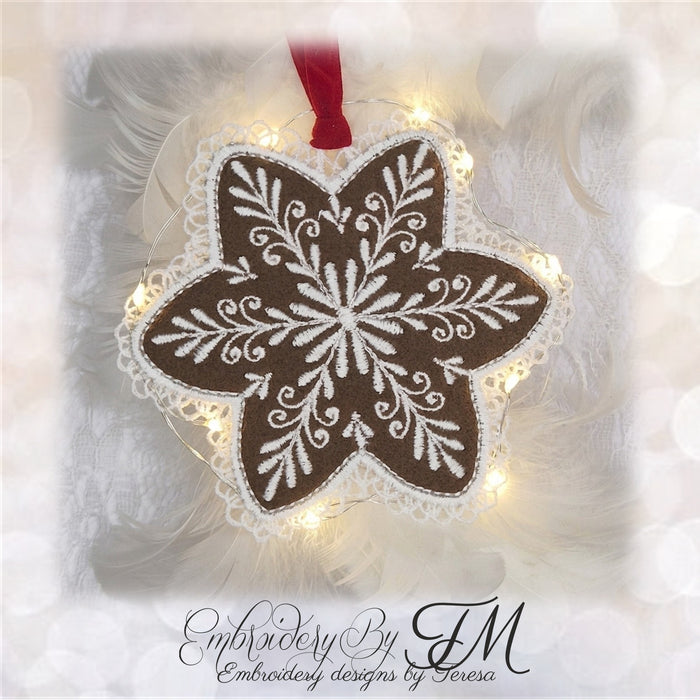 Christmas gingerbread No.1/4x4 hoop /Combination of felt and lace