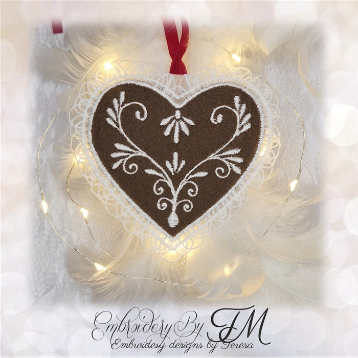 Christmas gingerbread No.1/4x4 hoop /Combination of felt and lace