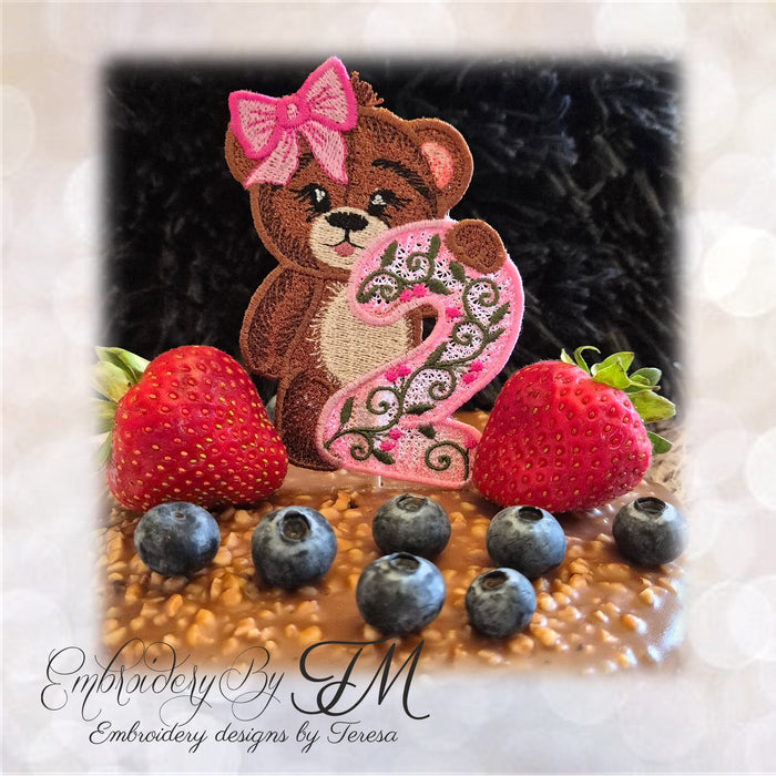 Cute bear No.2 / two variations/4x4 hoop