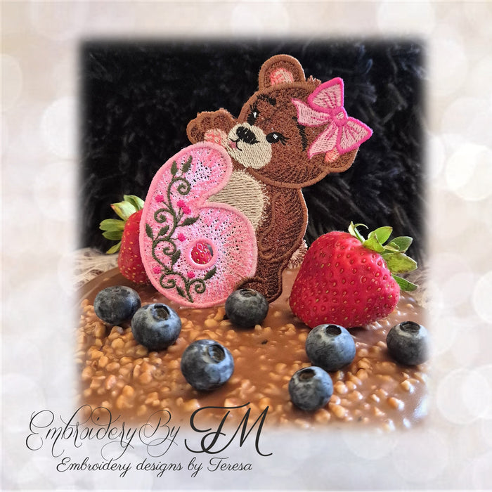Cute bear No.6 / two variations/4x4 hoop