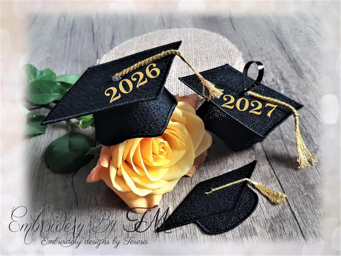 Graduation cap 3D and 2D / Two variations for 3D - FSL or felt / with text or without text