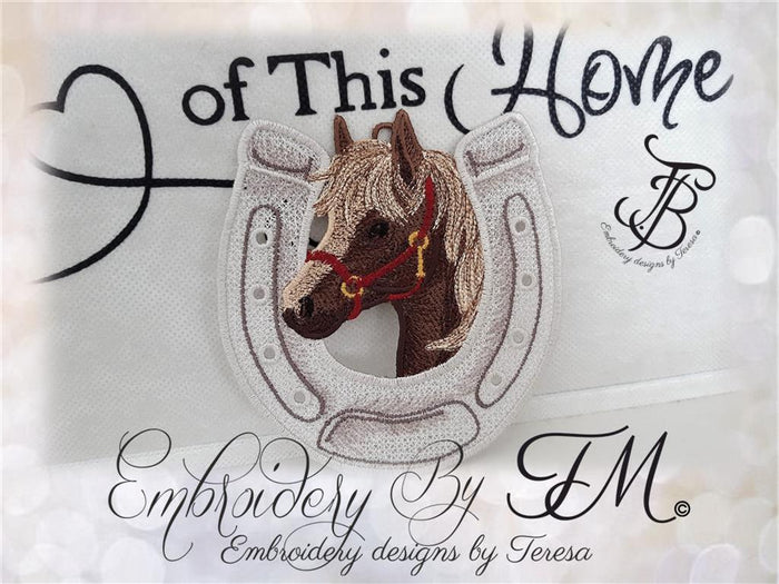 Horseshoe with horse/5x7 hoop