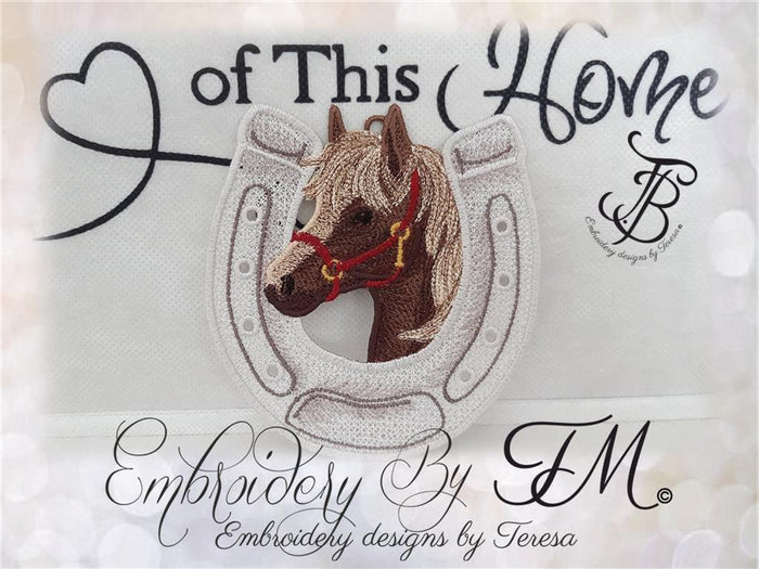 Horseshoe with horse/5x7 hoop