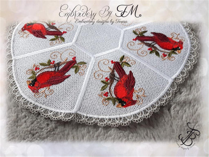 Lace doily red cardinal / 5x7 hoop