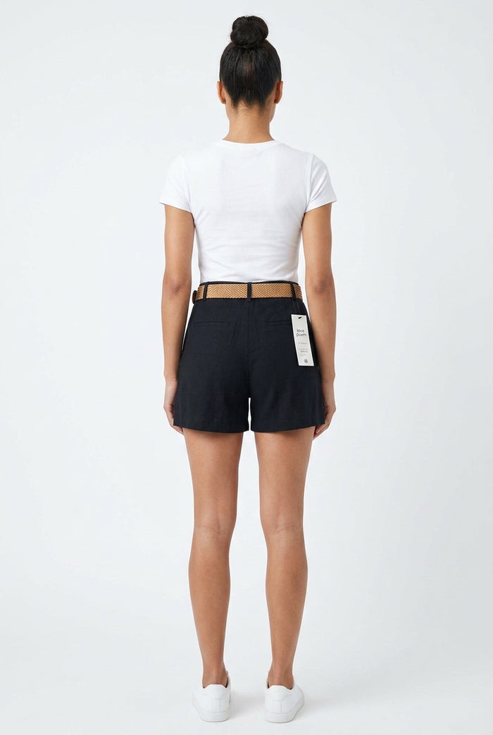 Linen Pleated Shorts w/ Woven Ratten Strech Belt