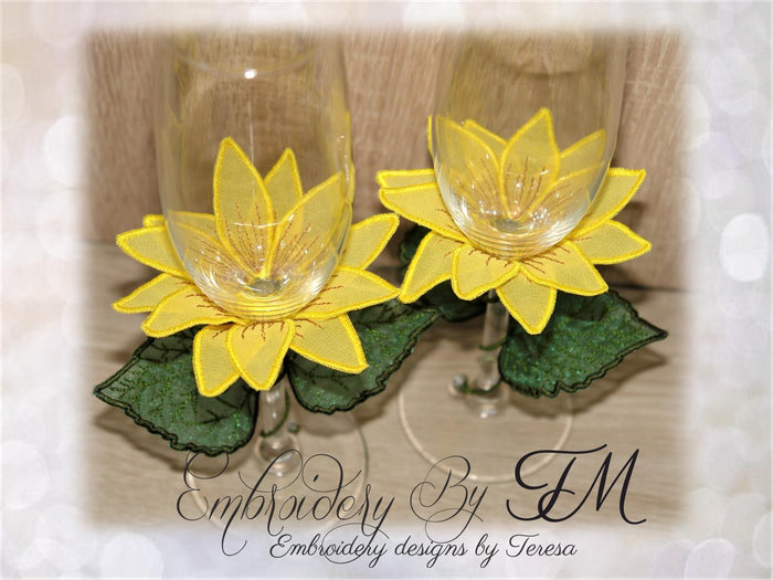 Wine glass decorations Sunflower / 4x4 hoop